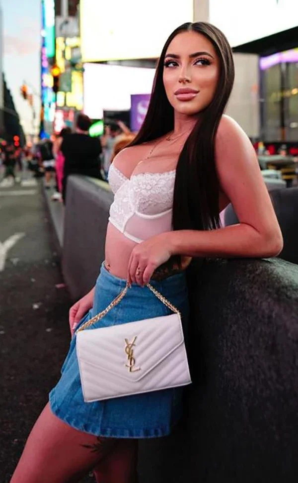 Pozantı Seksi Escort Sema Hırslı Bir Şekilde Seks İstiyor