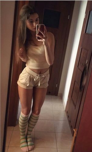 Azgın Esmer Türbanlı Escort Esma