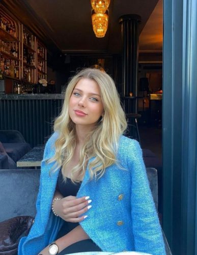 Adana Dolgun Kalçalı Escort Ela İle Anal Seks