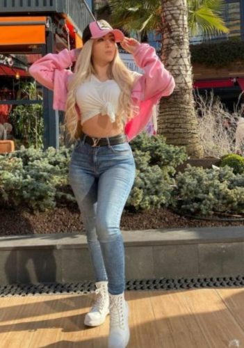 Adana Escort İrina ile Güzel Dakikaları Yapın