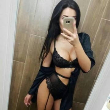 Bakışları İle Deli Eden Escort Defne