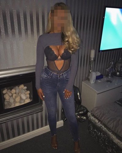 Fantezi Yapan Feke Escort Burcu