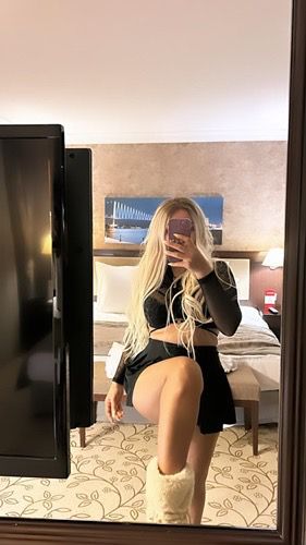 Gözlerinin Temasını Kaçırmaz Evi Olan Escort Gizem