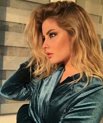 Eğlenceli Ofise Gelen Escort Buse