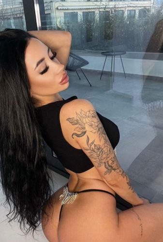 Adana Çılgın Escort Simge Her Yerde Görüşüyor