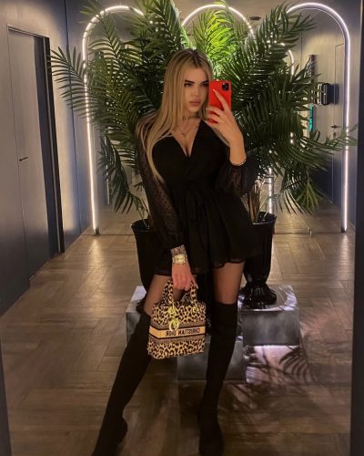 Adana Rus Escort Adriana Çok Ateşli Ve Azgın