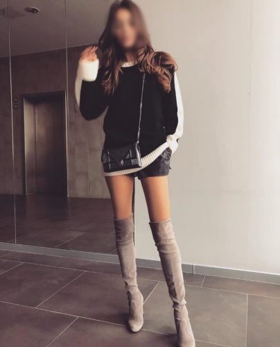 Arzulu Escort Görüşmeler için Buket