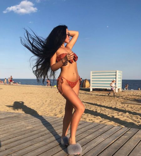 Ateşli Escort Bayan Esmer ile Görüşün