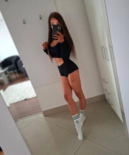 Buğday Tenli Seksi Ceyhan Escort Ceren
