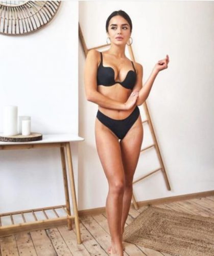 Escort Alisa Birlikte Olma Gayesinde