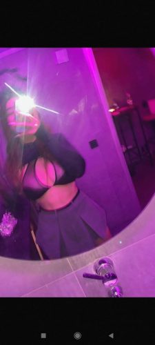 Gözleri Renkli Olan Seksi Çukurova Escort Sinem