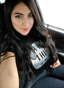 Hız Tutkunu Yumurtalık Çıtır Escort Gül Arabası Olanlara Öncelik Vermekten Geri Durmuyor Vitesle Değil Biraz Burayla Oynamanı İstiyor